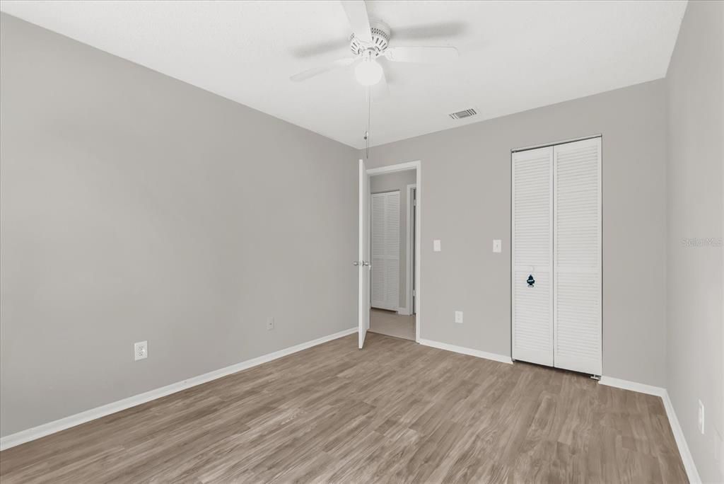 待售: $375,000 (4 贝兹, 2 浴室, 1410 平方英尺)