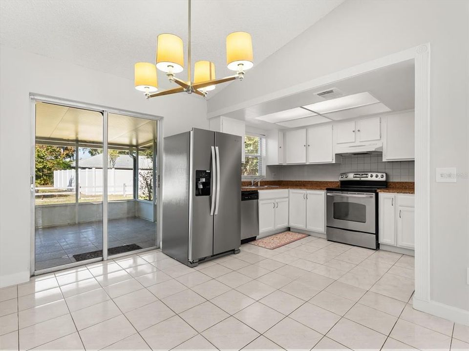 待售: $375,000 (4 贝兹, 2 浴室, 1410 平方英尺)