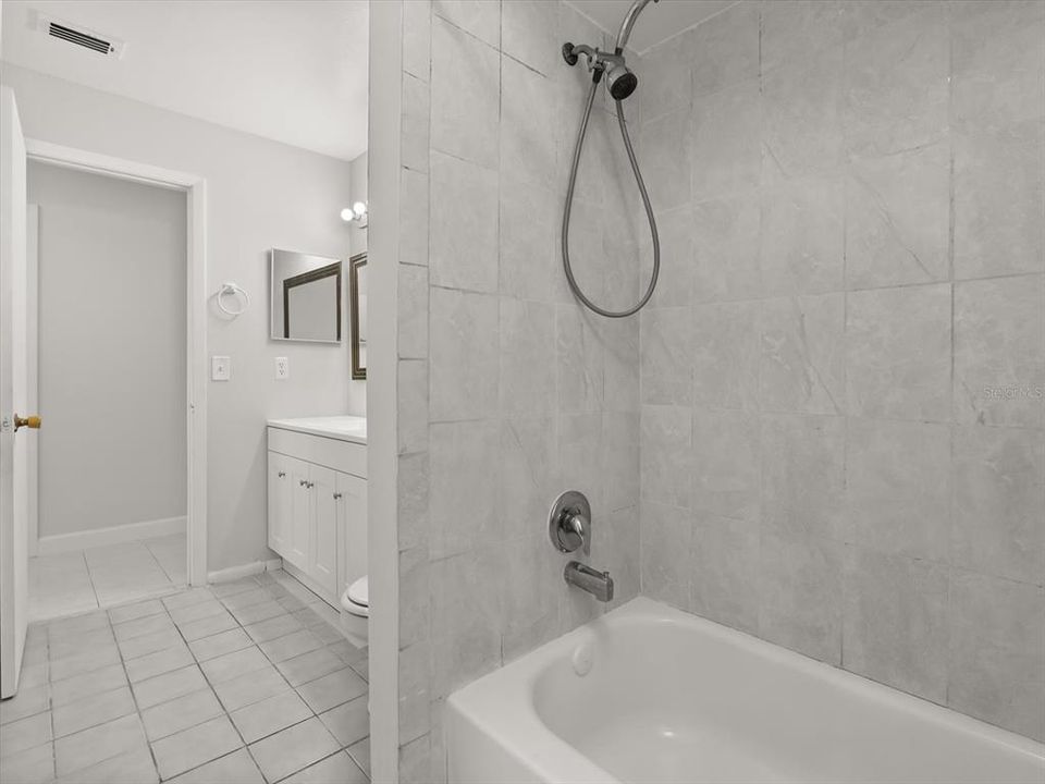 待售: $375,000 (4 贝兹, 2 浴室, 1410 平方英尺)