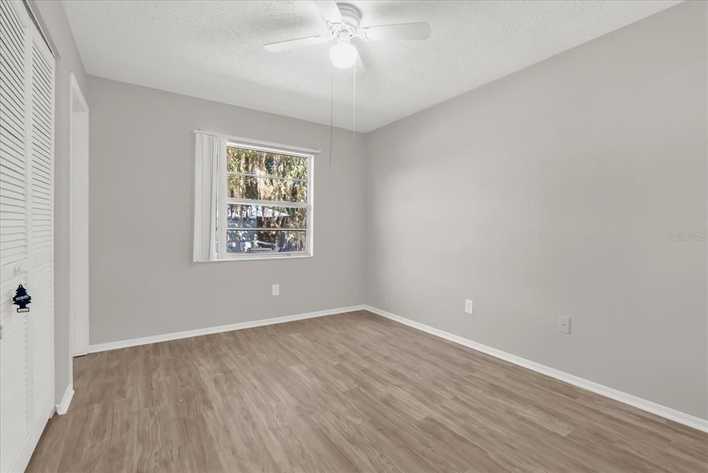 待售: $375,000 (4 贝兹, 2 浴室, 1410 平方英尺)