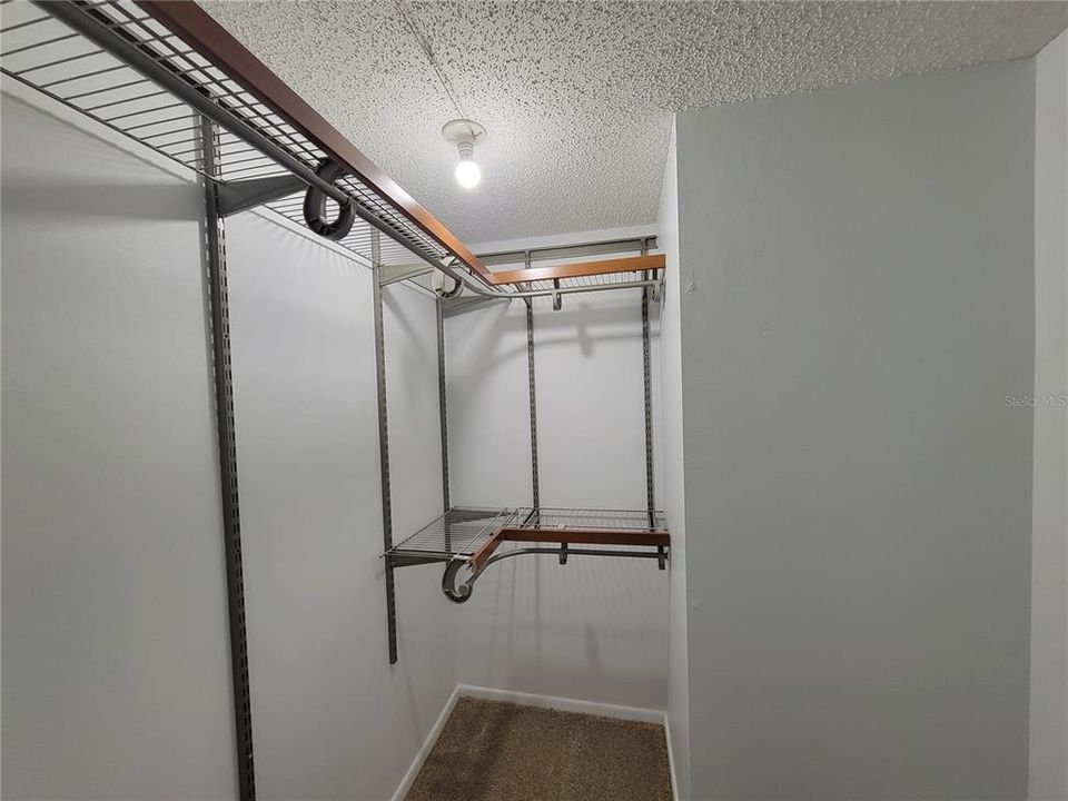 For Sale: $150,000 (2 beds, 2 baths, 1035 Square Feet)