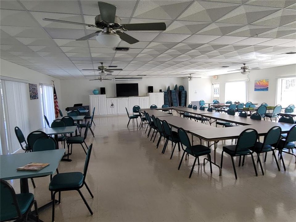 For Sale: $150,000 (2 beds, 2 baths, 1035 Square Feet)