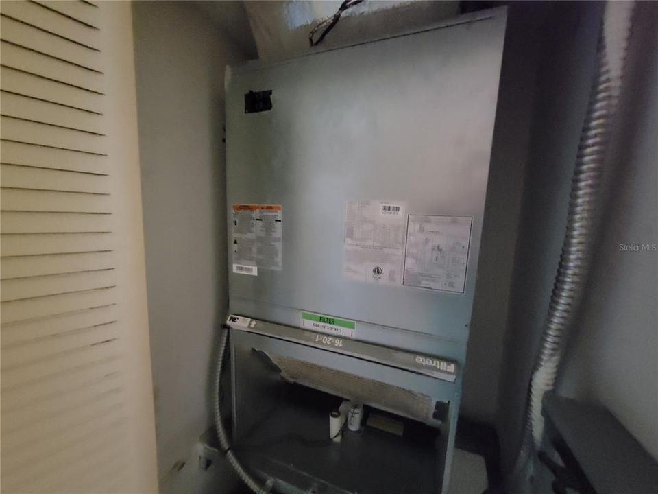 For Sale: $150,000 (2 beds, 2 baths, 1035 Square Feet)