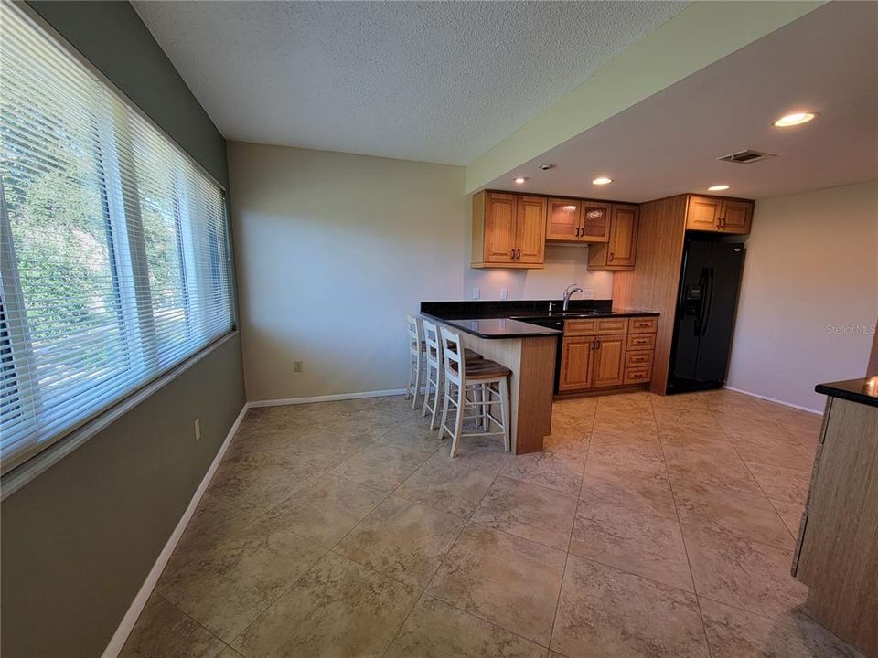 For Sale: $150,000 (2 beds, 2 baths, 1035 Square Feet)