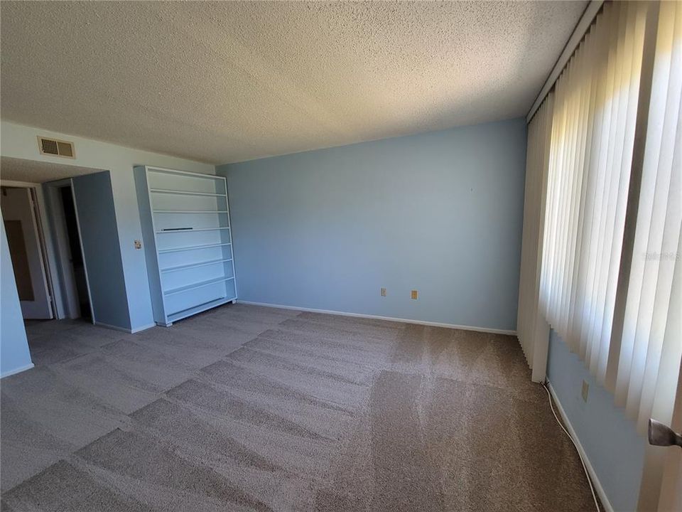 For Sale: $150,000 (2 beds, 2 baths, 1035 Square Feet)