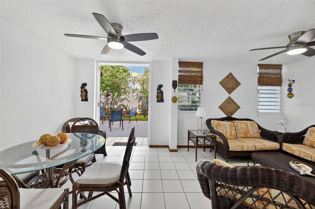 На продажу: $909,000 (3 спален, 1 ванн, 1090 Квадратных фут)