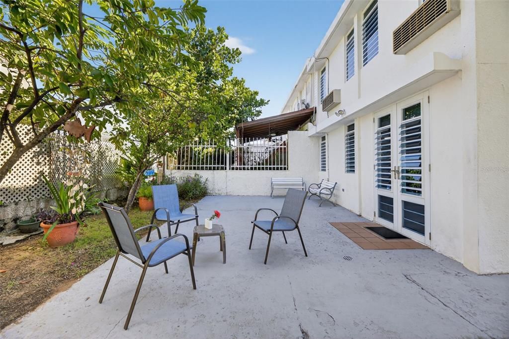 На продажу: $909,000 (3 спален, 1 ванн, 1090 Квадратных фут)