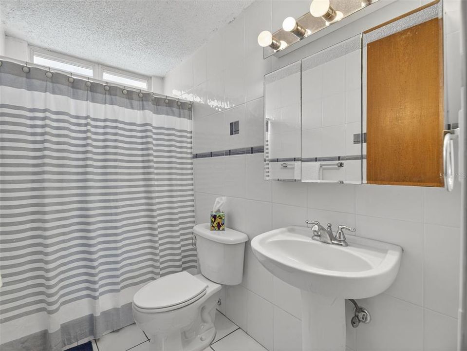 На продажу: $909,000 (3 спален, 1 ванн, 1090 Квадратных фут)