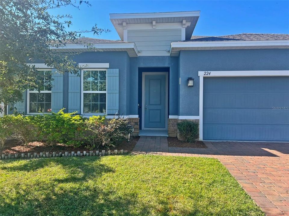 For Sale: $415,000 (4 beds, 2 baths, 1996 Square Feet)