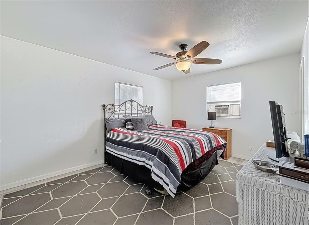 For Sale: $299,900 (3 beds, 2 baths, 1456 Square Feet)