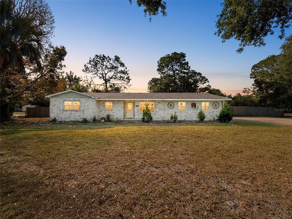 For Sale: $299,900 (3 beds, 2 baths, 1456 Square Feet)