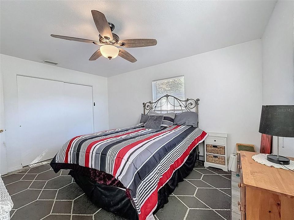For Sale: $299,900 (3 beds, 2 baths, 1456 Square Feet)