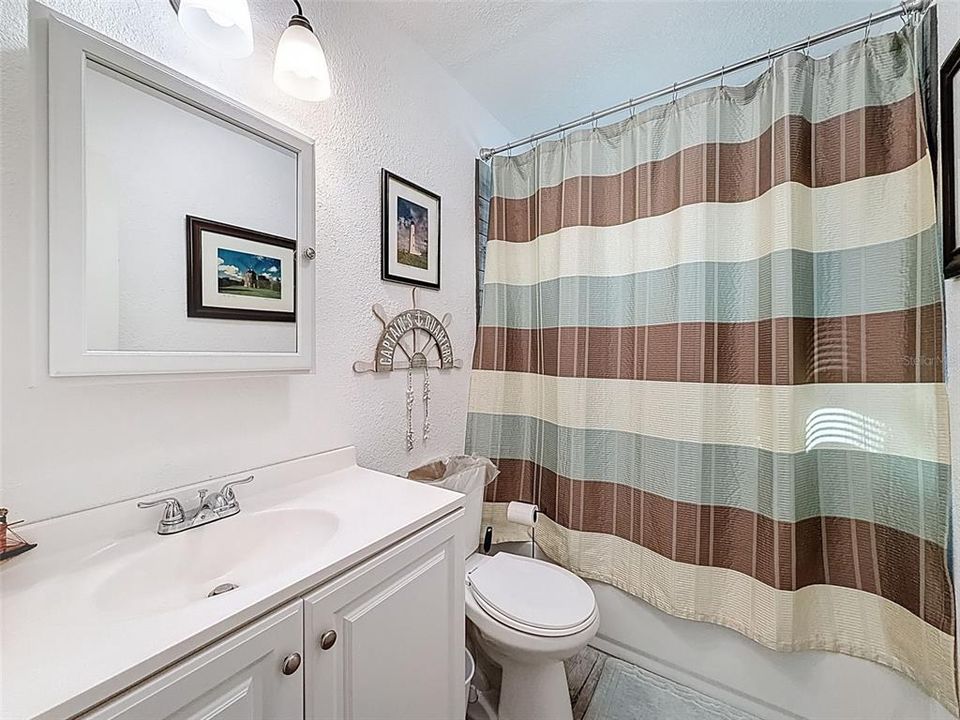 For Sale: $299,900 (3 beds, 2 baths, 1456 Square Feet)