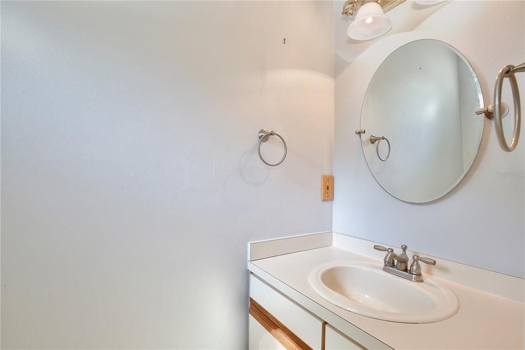 For Sale: $260,000 (3 beds, 2 baths, 1358 Square Feet)