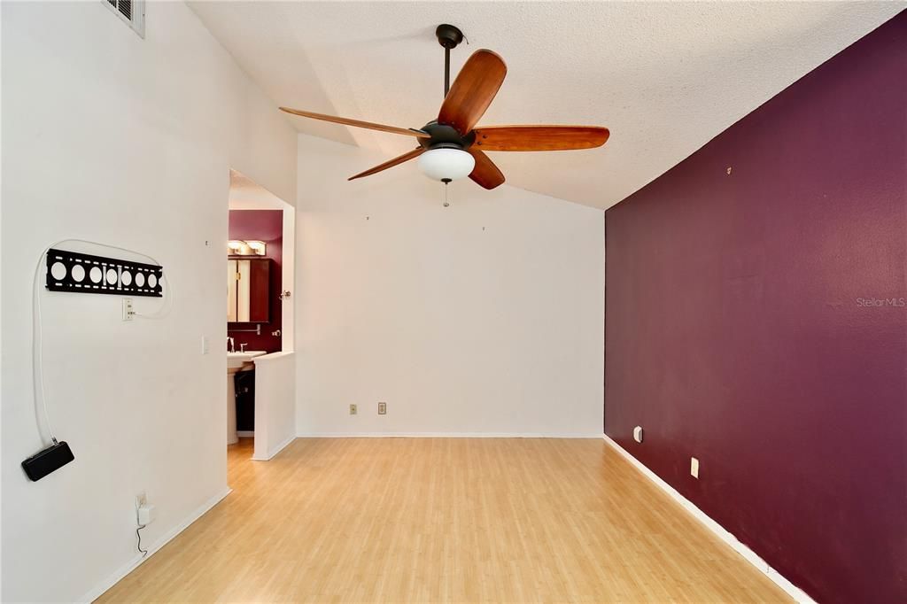 For Sale: $260,000 (3 beds, 2 baths, 1358 Square Feet)