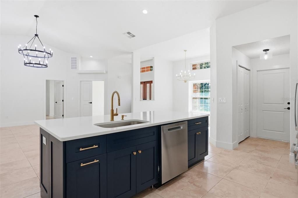 En Venta: $379,900 (3 camas, 2 baños, 1918 Pies cuadrados)