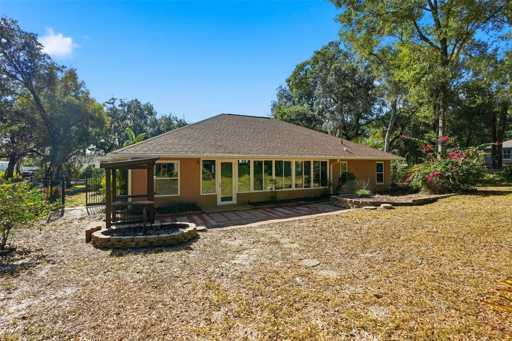 En Venta: $379,900 (3 camas, 2 baños, 1918 Pies cuadrados)