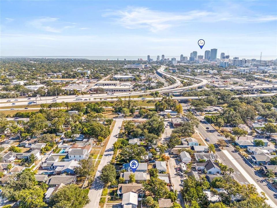 合同活跃: $599,500 (2 贝兹, 2 浴室, 1164 平方英尺)