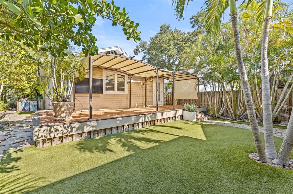 合同活跃: $599,500 (2 贝兹, 2 浴室, 1164 平方英尺)