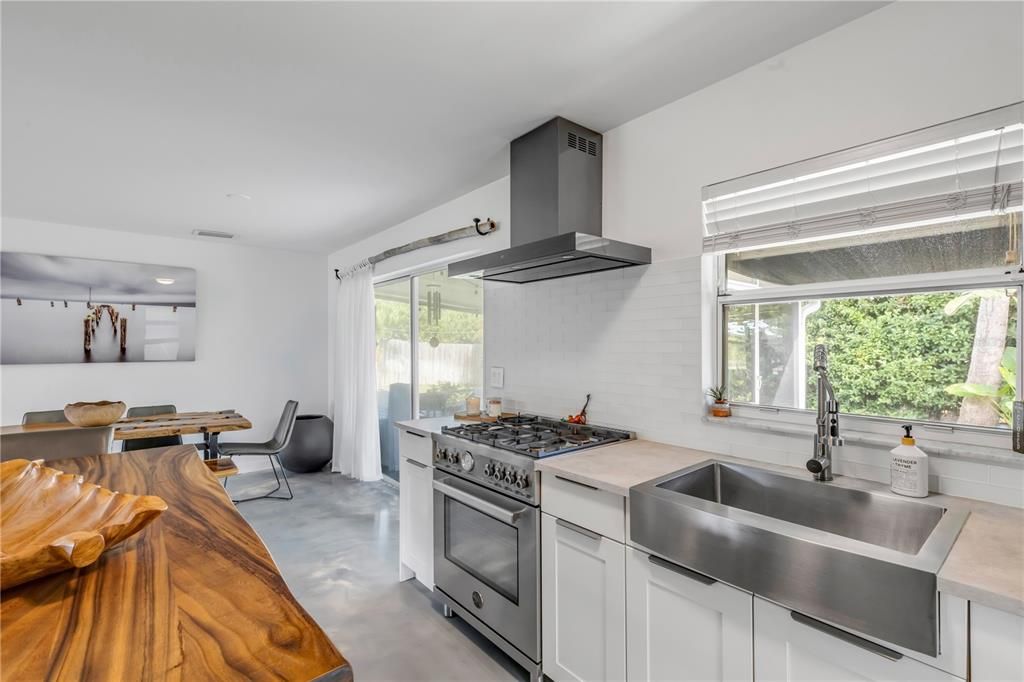 En Venta: $650,000 (3 camas, 3 baños, 1340 Pies cuadrados)