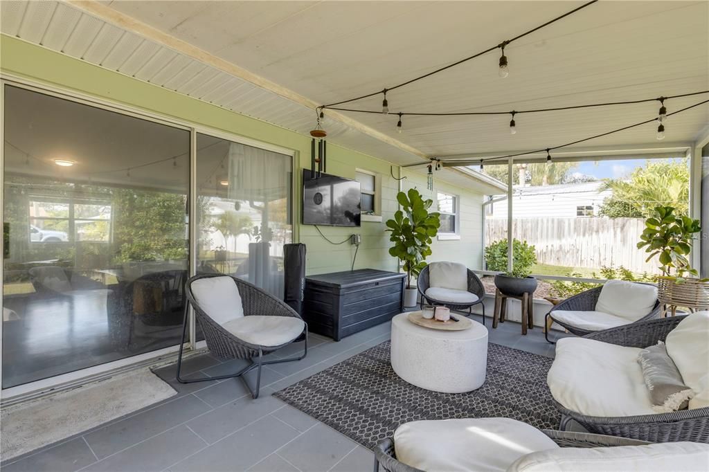 En Venta: $650,000 (3 camas, 3 baños, 1340 Pies cuadrados)