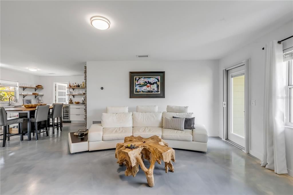 En Venta: $650,000 (3 camas, 3 baños, 1340 Pies cuadrados)