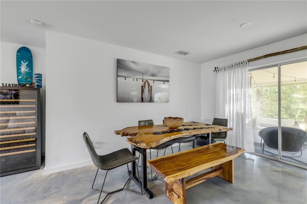 En Venta: $650,000 (3 camas, 3 baños, 1340 Pies cuadrados)