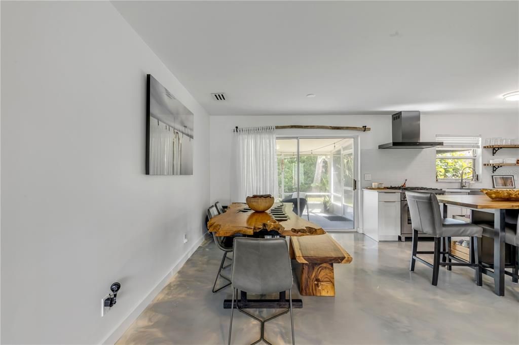 En Venta: $650,000 (3 camas, 3 baños, 1340 Pies cuadrados)