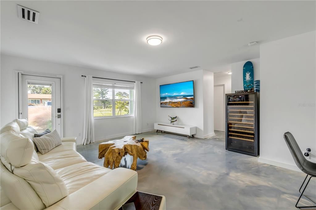 En Venta: $650,000 (3 camas, 3 baños, 1340 Pies cuadrados)