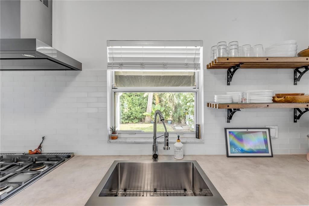 En Venta: $650,000 (3 camas, 3 baños, 1340 Pies cuadrados)