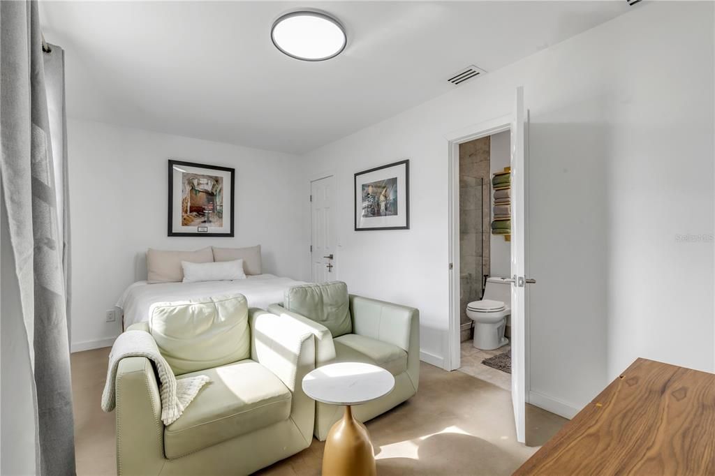 En Venta: $650,000 (3 camas, 3 baños, 1340 Pies cuadrados)