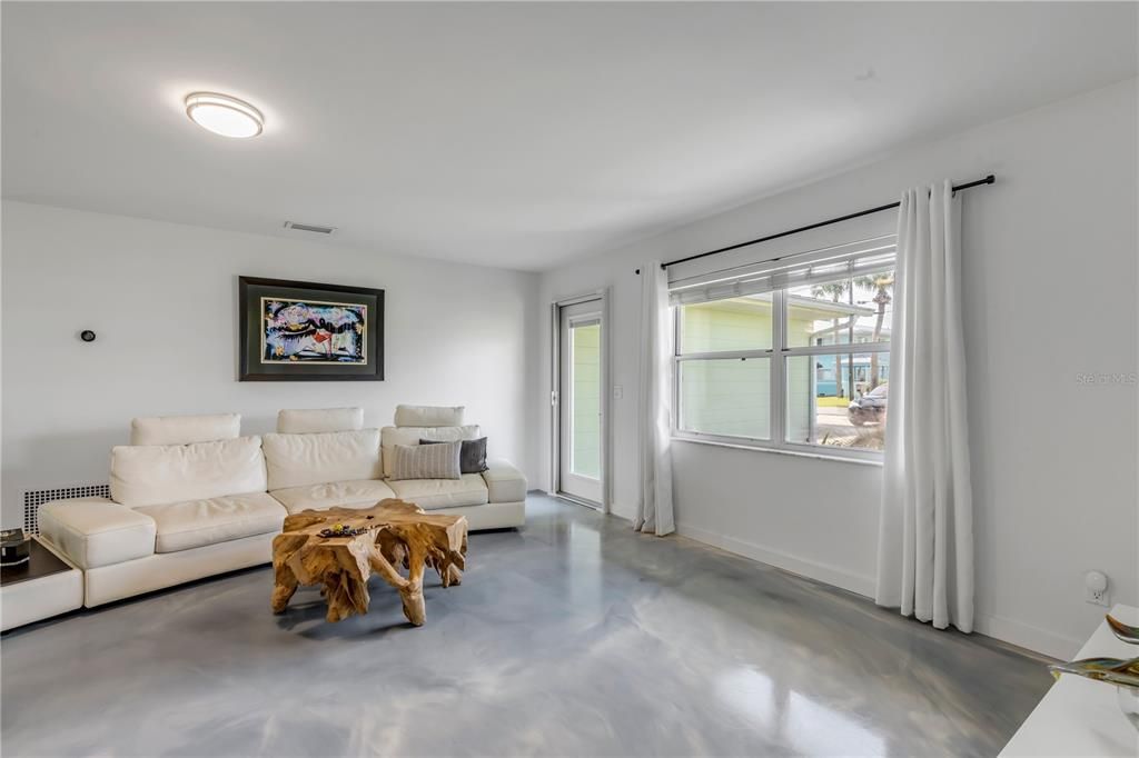 En Venta: $650,000 (3 camas, 3 baños, 1340 Pies cuadrados)