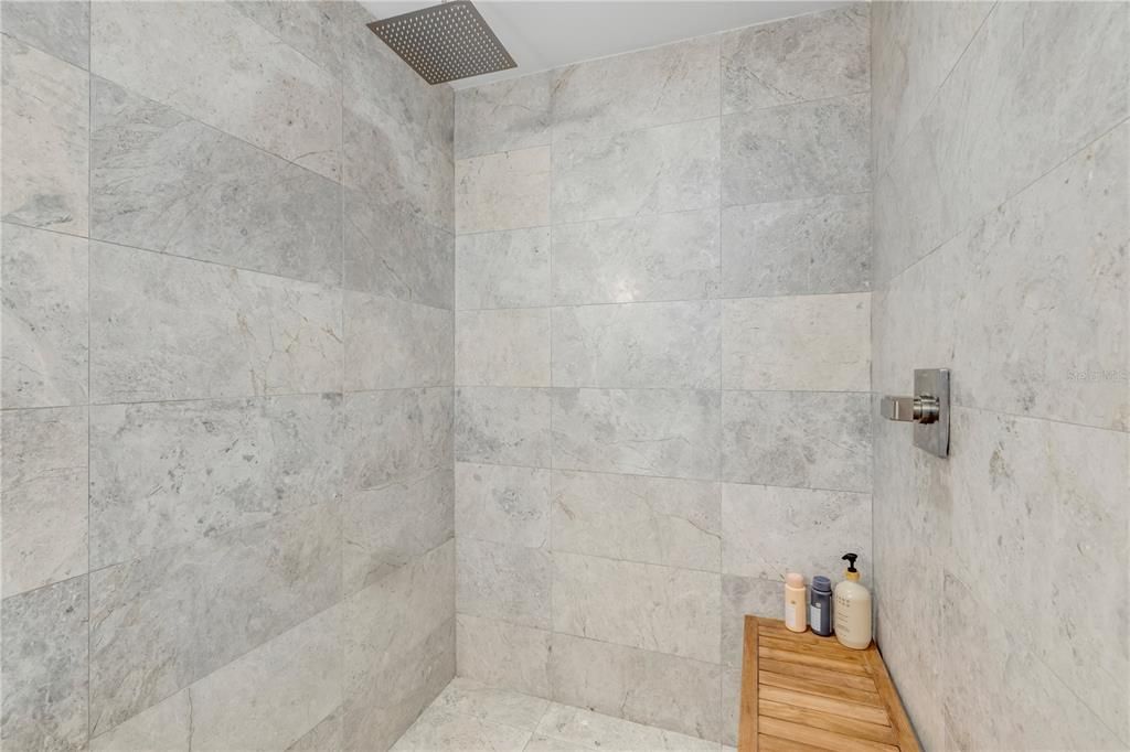 En Venta: $650,000 (3 camas, 3 baños, 1340 Pies cuadrados)