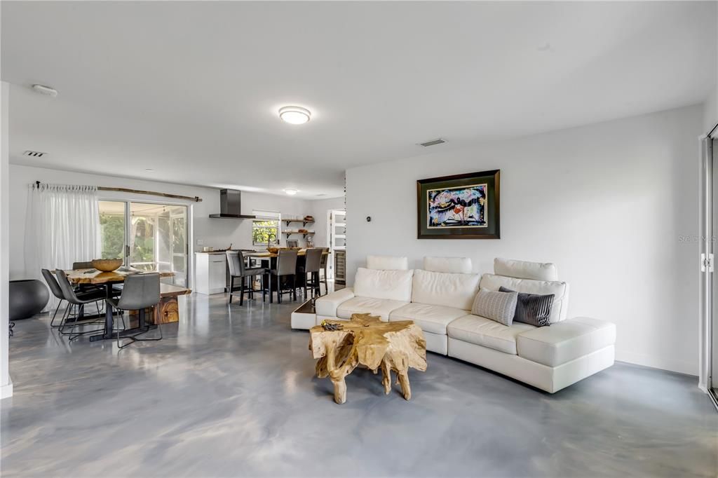 En Venta: $650,000 (3 camas, 3 baños, 1340 Pies cuadrados)