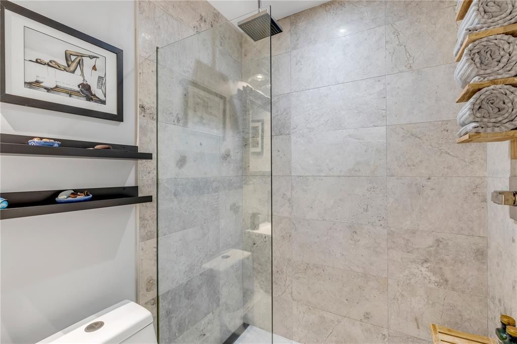 En Venta: $650,000 (3 camas, 3 baños, 1340 Pies cuadrados)