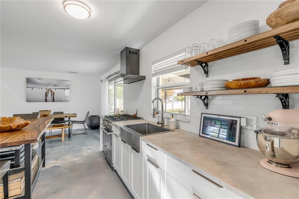 En Venta: $650,000 (3 camas, 3 baños, 1340 Pies cuadrados)