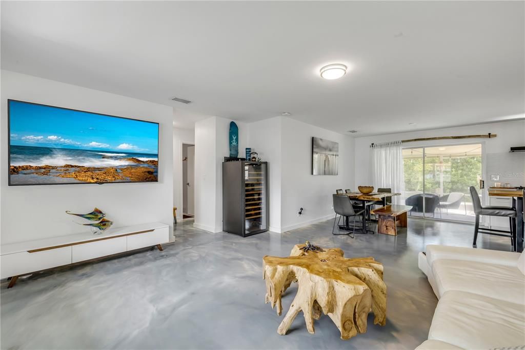 En Venta: $650,000 (3 camas, 3 baños, 1340 Pies cuadrados)