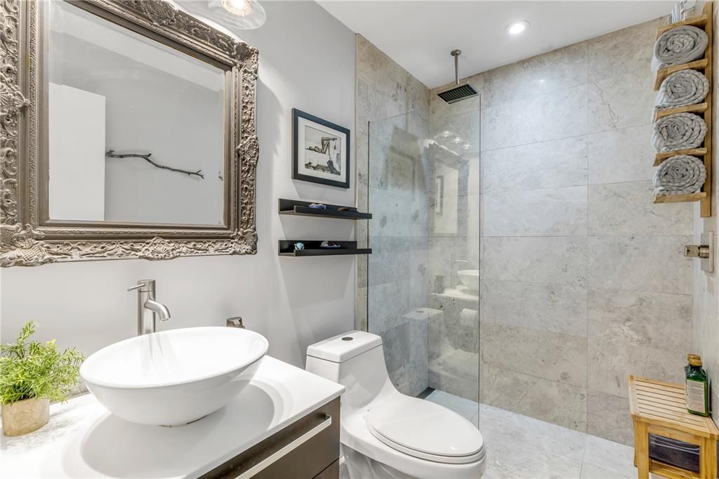 En Venta: $650,000 (3 camas, 3 baños, 1340 Pies cuadrados)