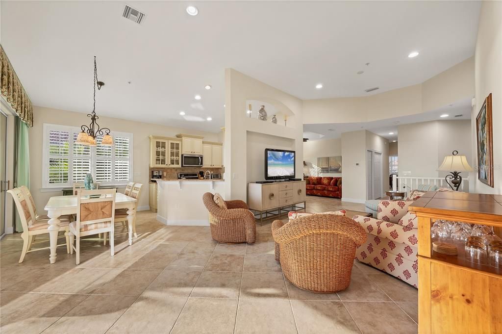 En Venta: $459,000 (3 camas, 2 baños, 2041 Pies cuadrados)