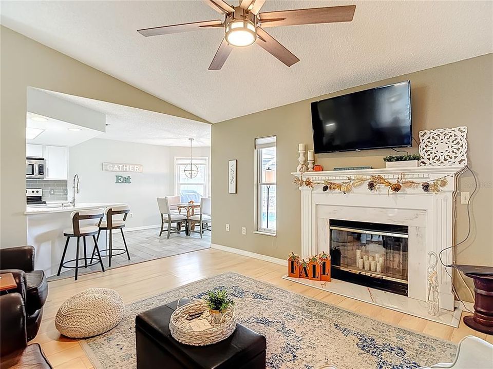 En Venta: $330,000 (2 camas, 2 baños, 1542 Pies cuadrados)