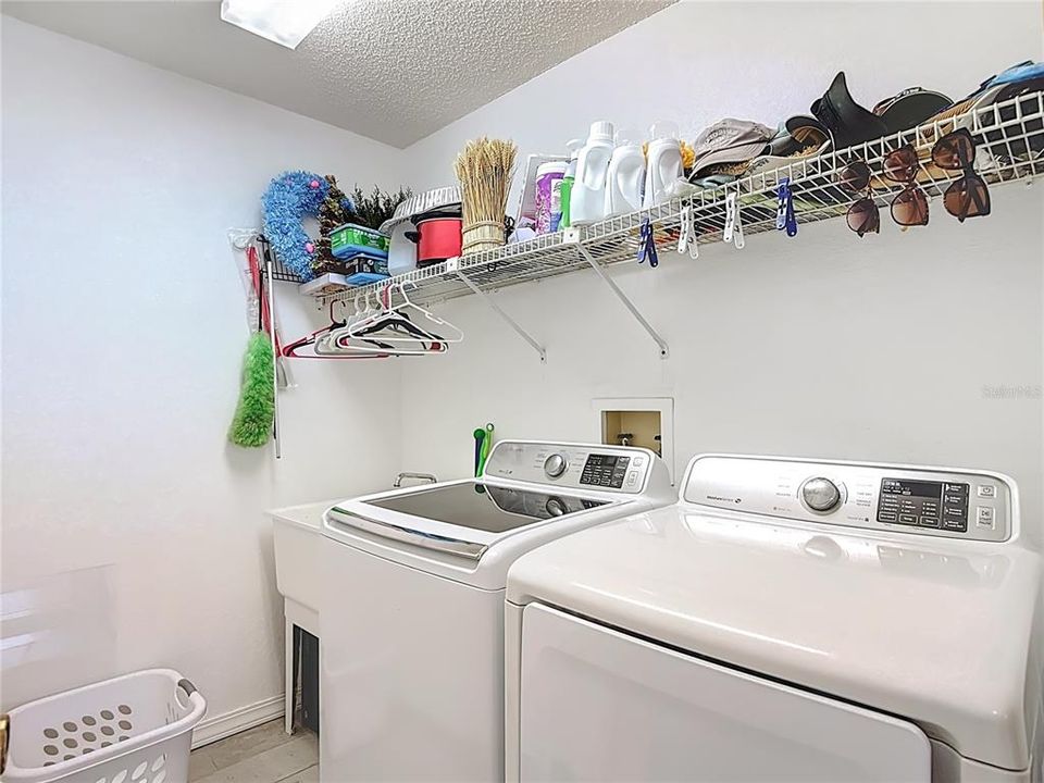 En Venta: $330,000 (2 camas, 2 baños, 1542 Pies cuadrados)