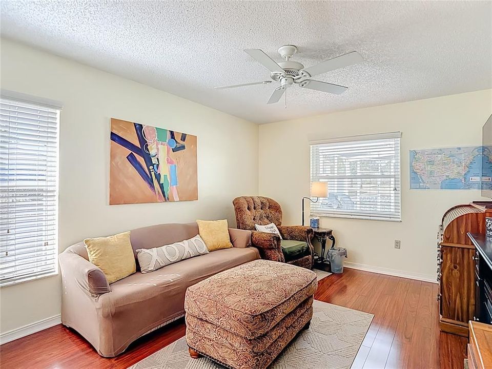 En Venta: $330,000 (2 camas, 2 baños, 1542 Pies cuadrados)