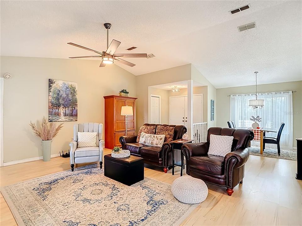 En Venta: $330,000 (2 camas, 2 baños, 1542 Pies cuadrados)