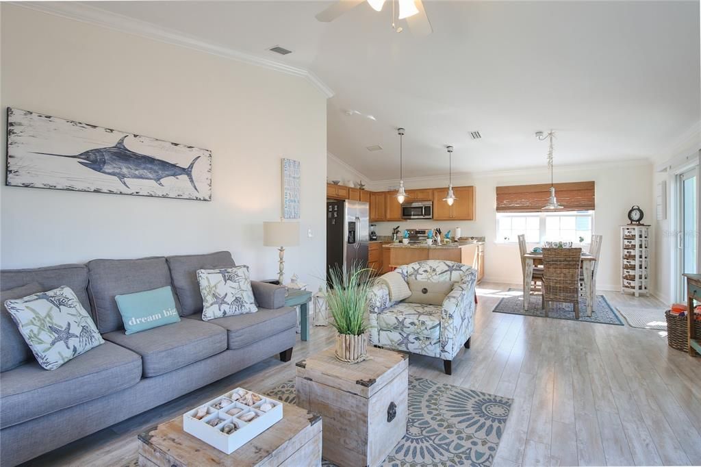 En Venta: $1,085,000 (3 camas, 2 baños, 1338 Pies cuadrados)