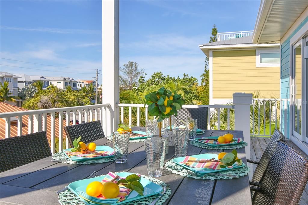 En Venta: $1,085,000 (3 camas, 2 baños, 1338 Pies cuadrados)