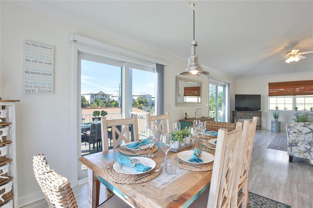 En Venta: $1,085,000 (3 camas, 2 baños, 1338 Pies cuadrados)