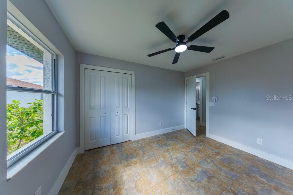 待售: $375,000 (4 贝兹, 3 浴室, 1795 平方英尺)