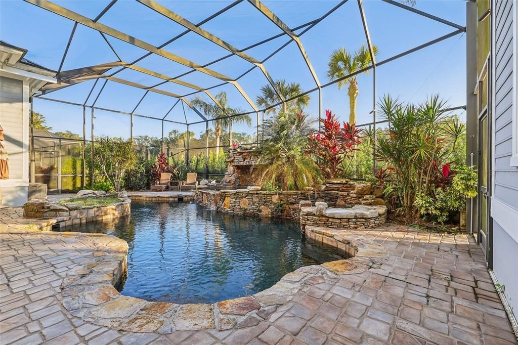 For Sale: $4,900,000 (7 beds, 7 baths, 8216 Square Feet)