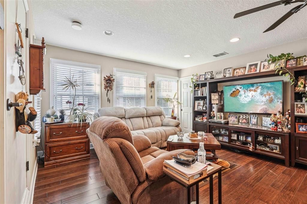 For Sale: $4,900,000 (7 beds, 7 baths, 8216 Square Feet)