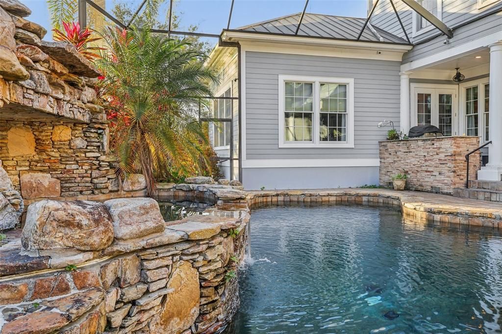 For Sale: $4,900,000 (7 beds, 7 baths, 8216 Square Feet)